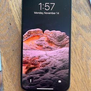 Hi I am selling my Apple iPhone Pro Max in gold. 128gb no scratches or dents.